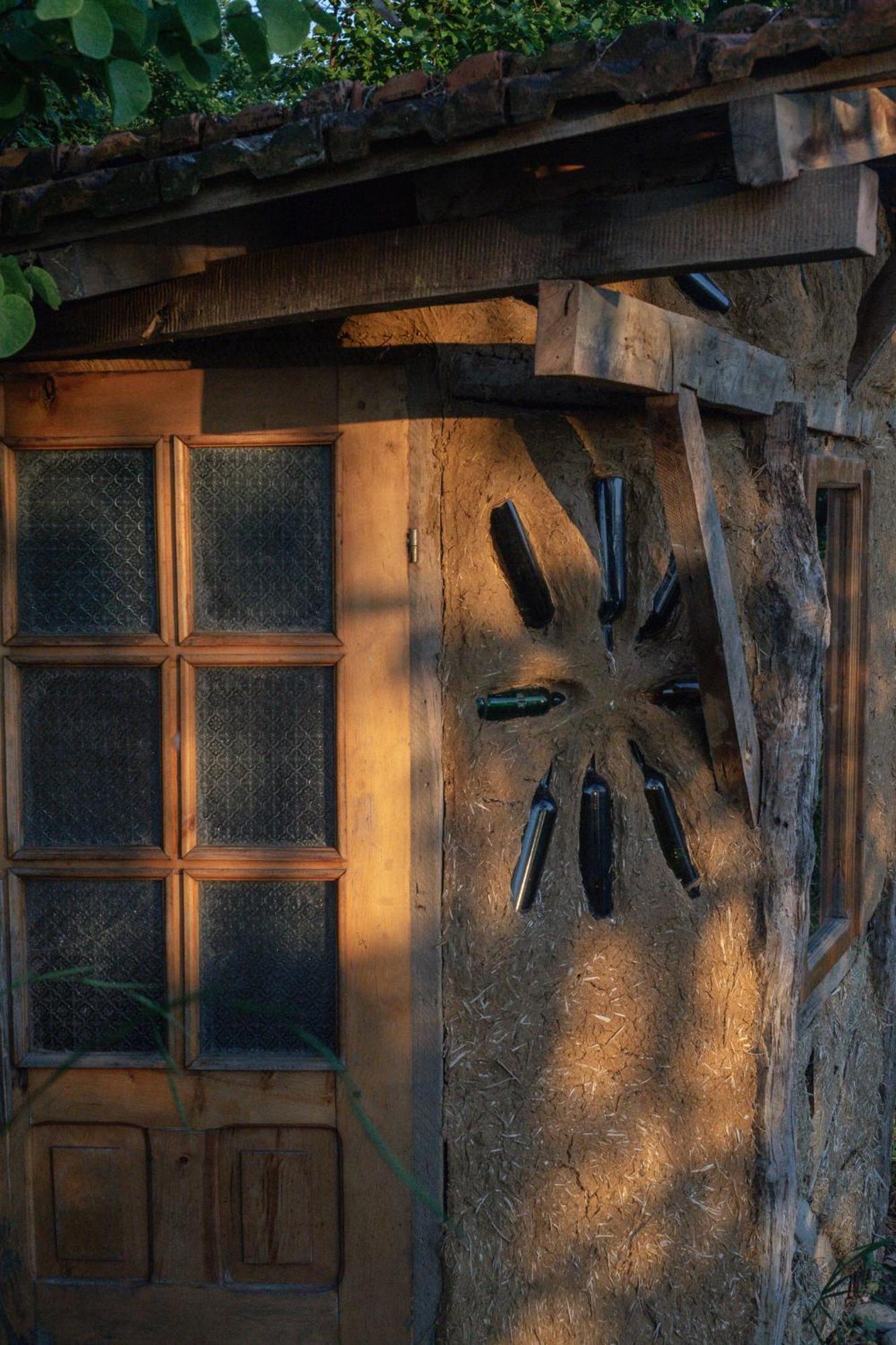 The House In The Village Pellumbas 外观 照片